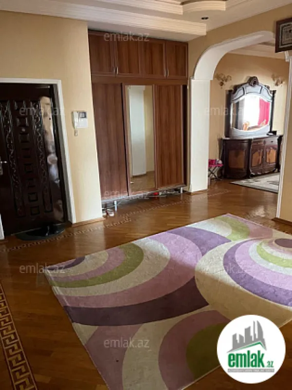 Satılır 3 otaqlı yeni tikili 160 m²