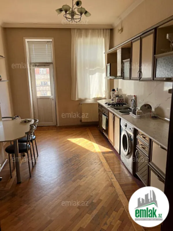 Satılır 3 otaqlı yeni tikili 160 m²