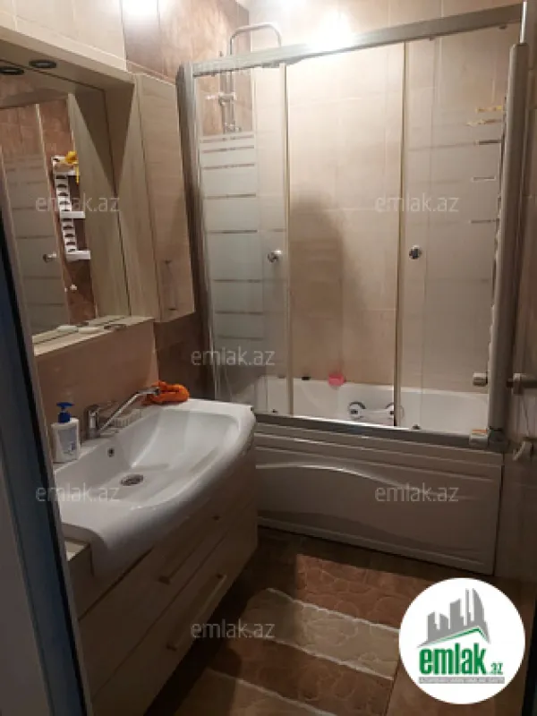 Satılır 3 otaqlı köhnə tikili 80 m²