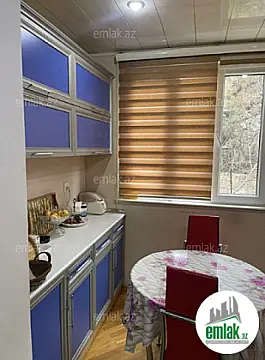 Satılır 3 otaqlı köhnə tikili 80 m²