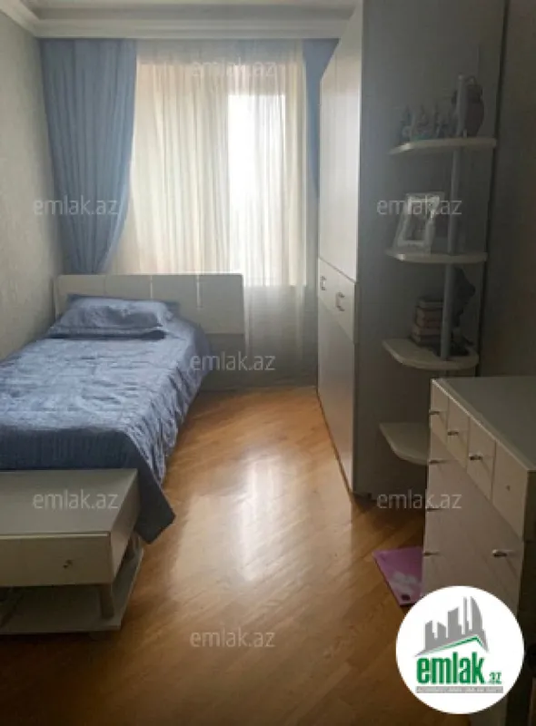 Satılır 3 otaqlı köhnə tikili 80 m²