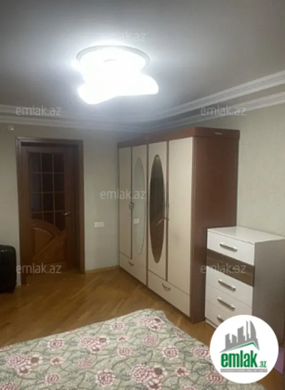 Satılır 3 otaqlı köhnə tikili 80 m²