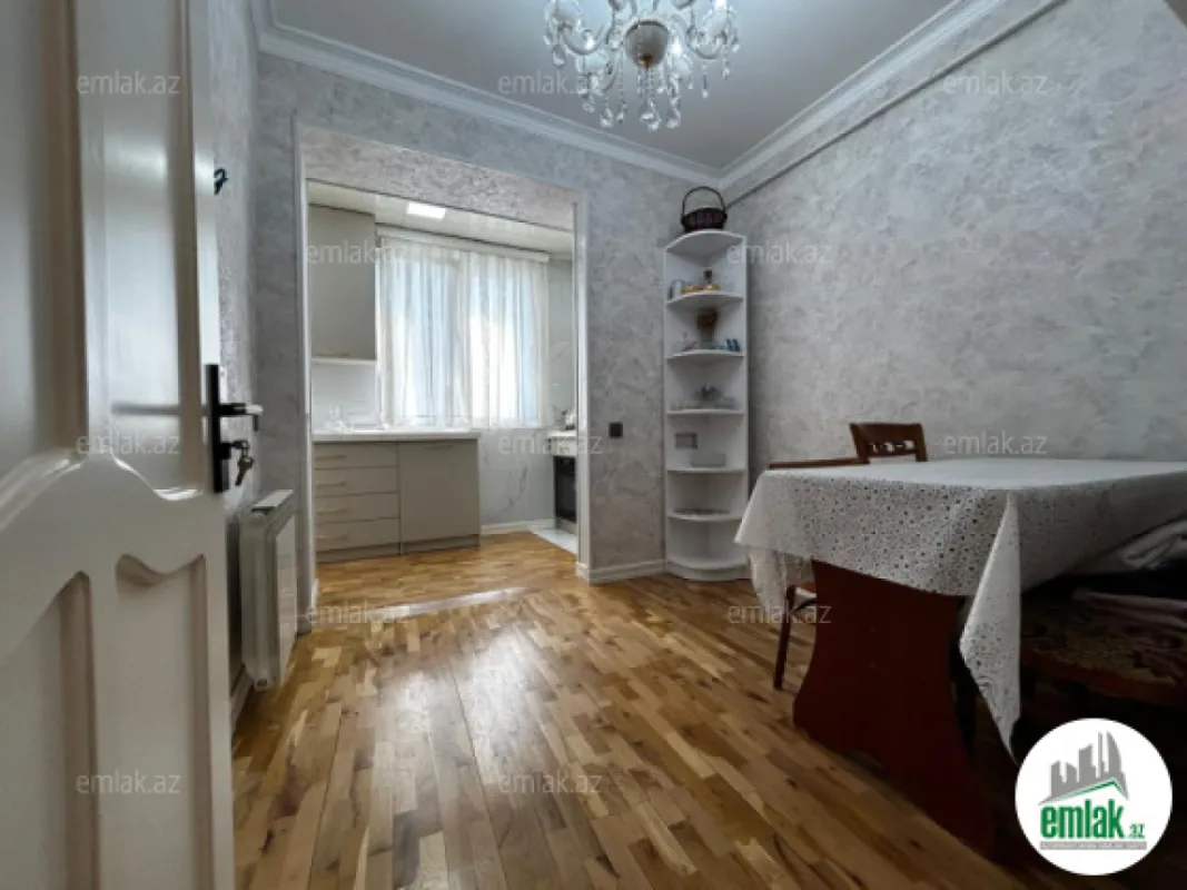 Satılır 3 otaqlı köhnə tikili 70 m²