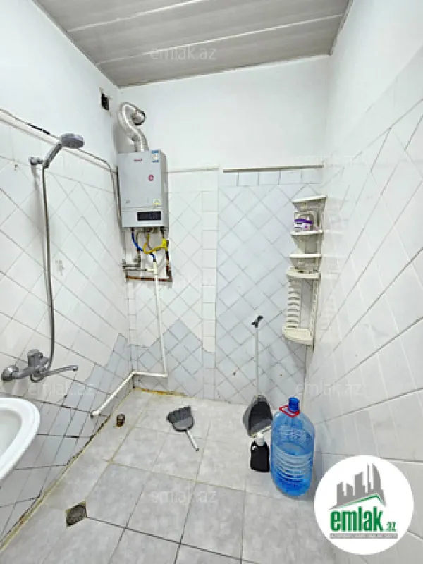 Satılır 2 otaqlı köhnə tikili 50 m²