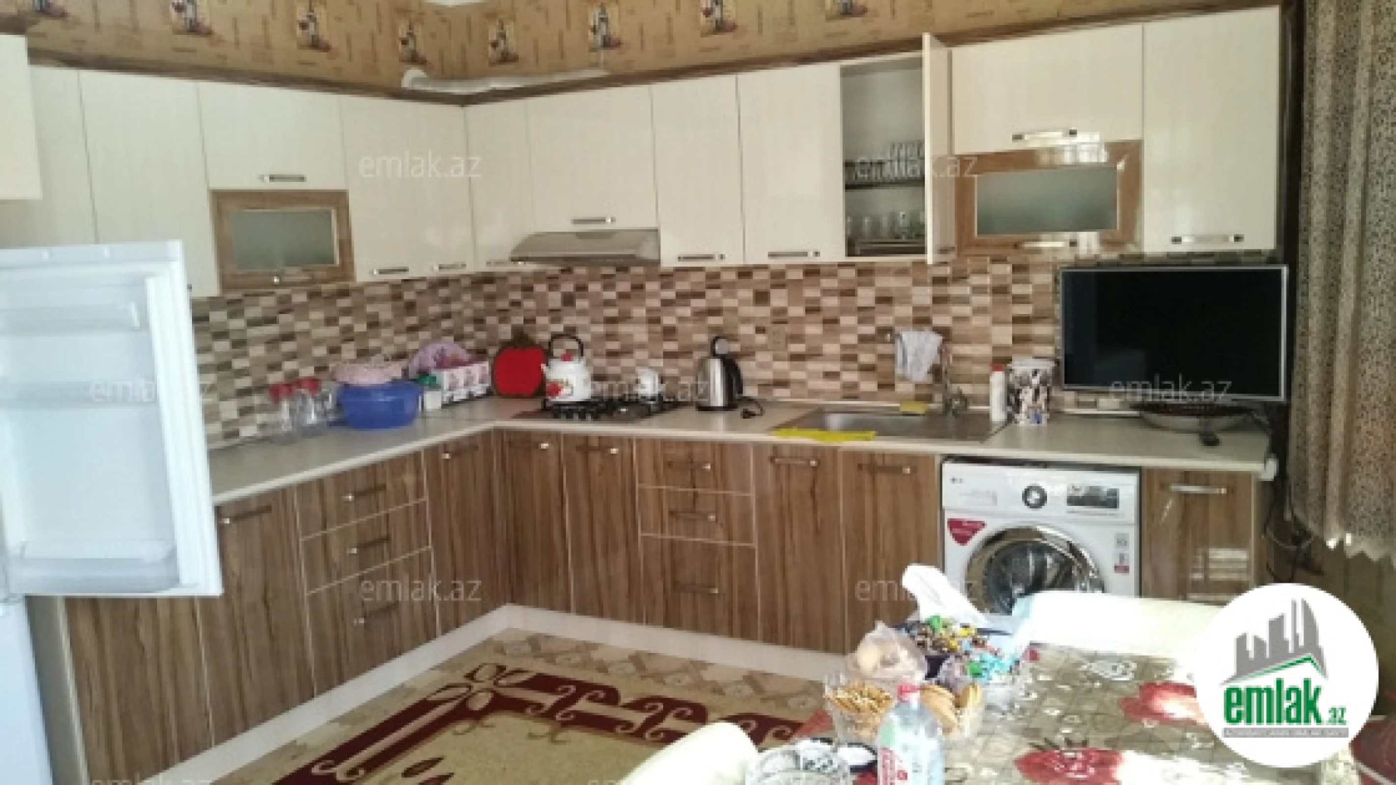 Satılır 5 otaqlı mənzil 195 m²