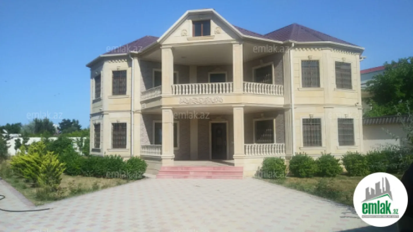 Satılır 5 otaqlı mənzil 195 m²