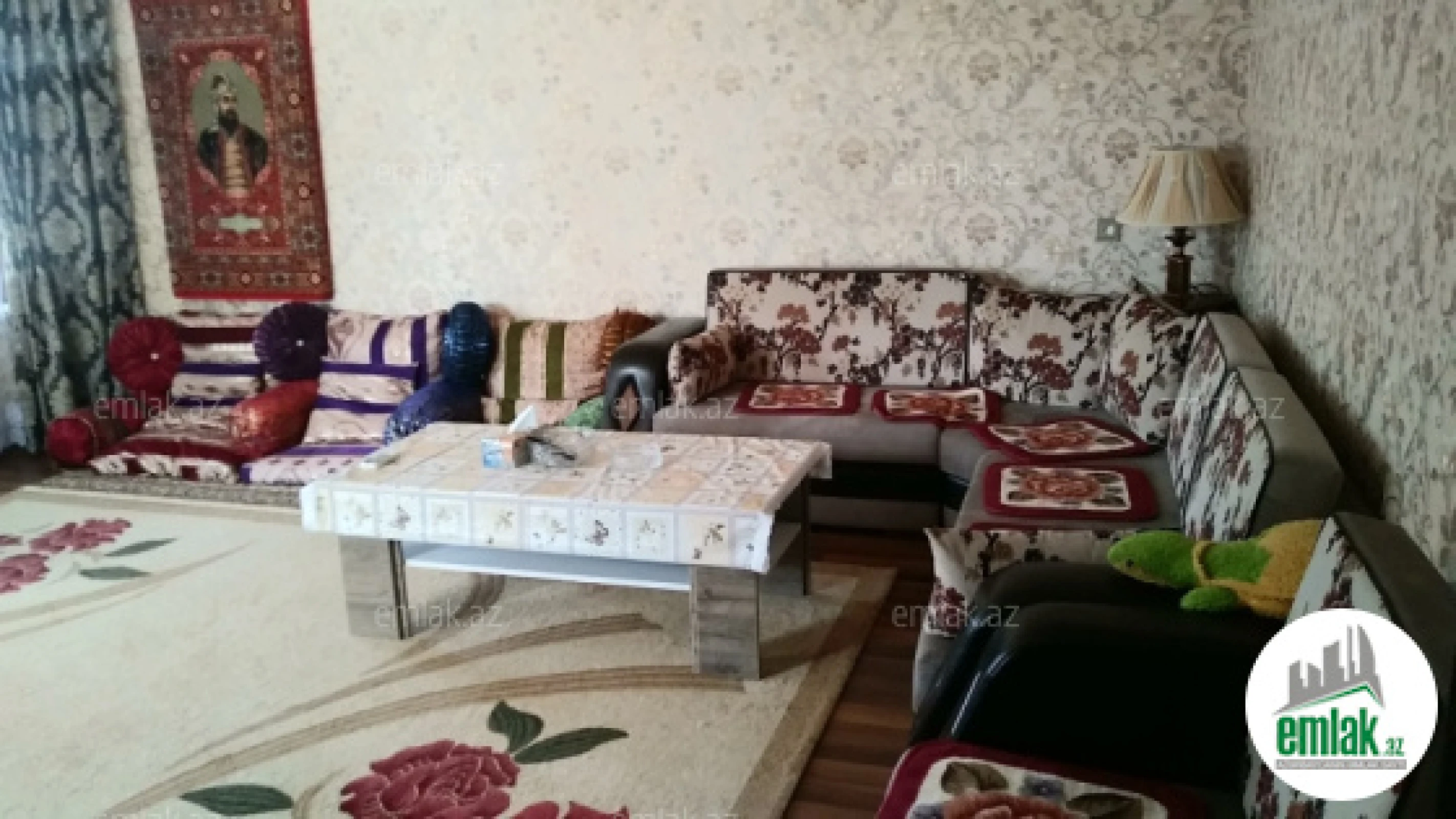 Satılır 5 otaqlı mənzil 195 m²