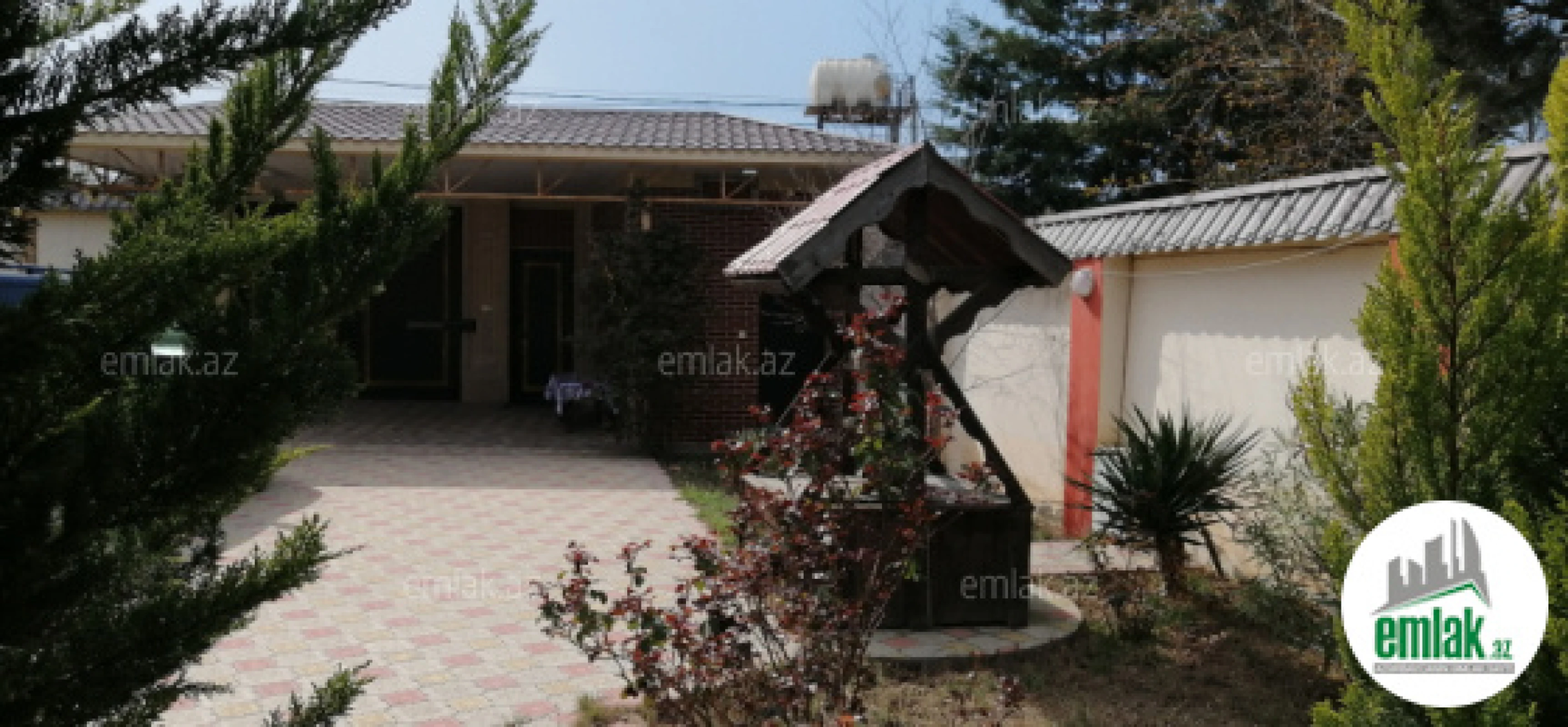 Satılır 5 otaqlı mənzil 195 m²