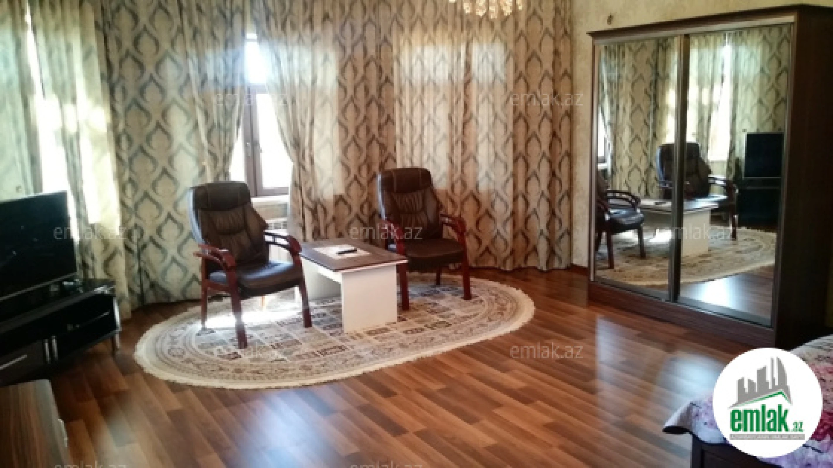 Satılır 5 otaqlı mənzil 195 m²