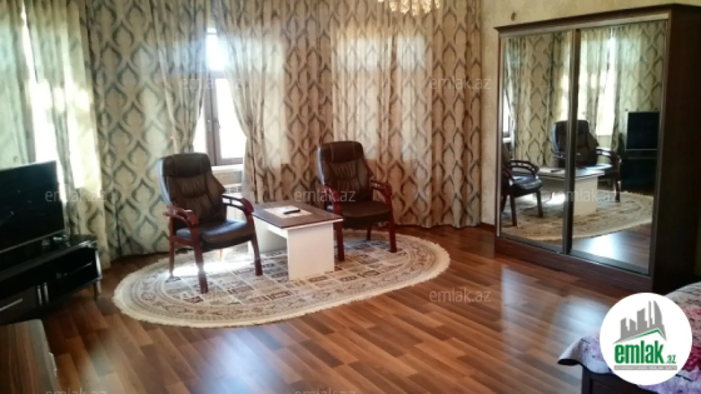 Satılır 5 otaqlı mənzil 195 m²