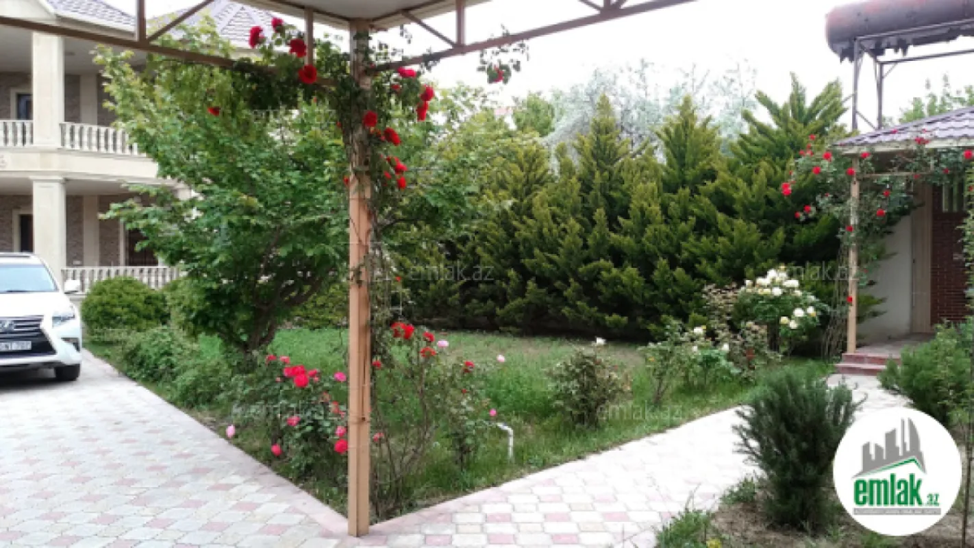 Satılır 5 otaqlı mənzil 195 m²