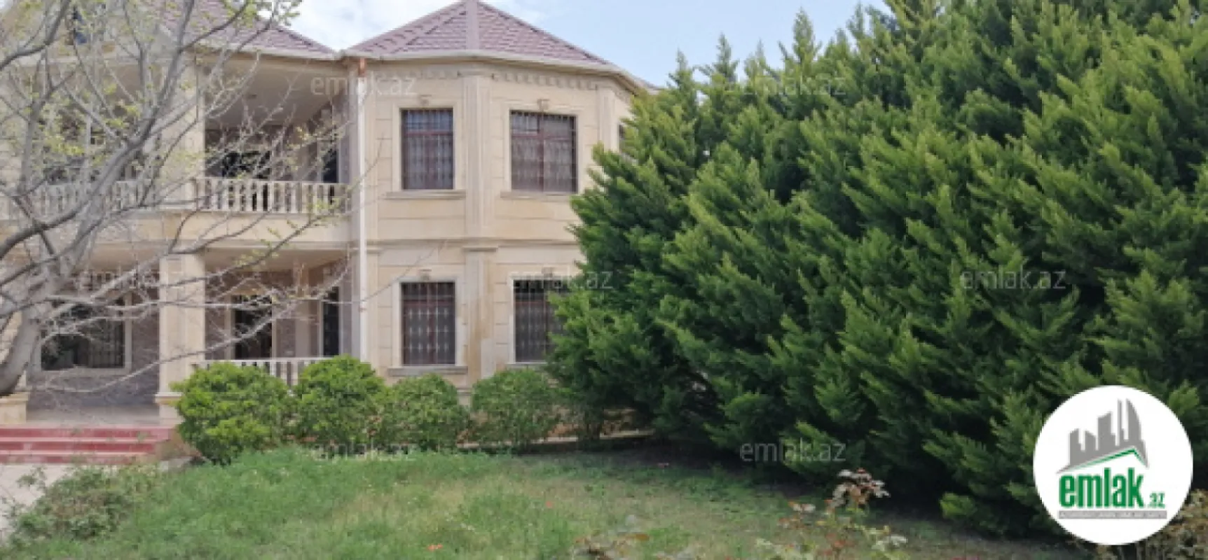 Satılır 5 otaqlı mənzil 195 m²