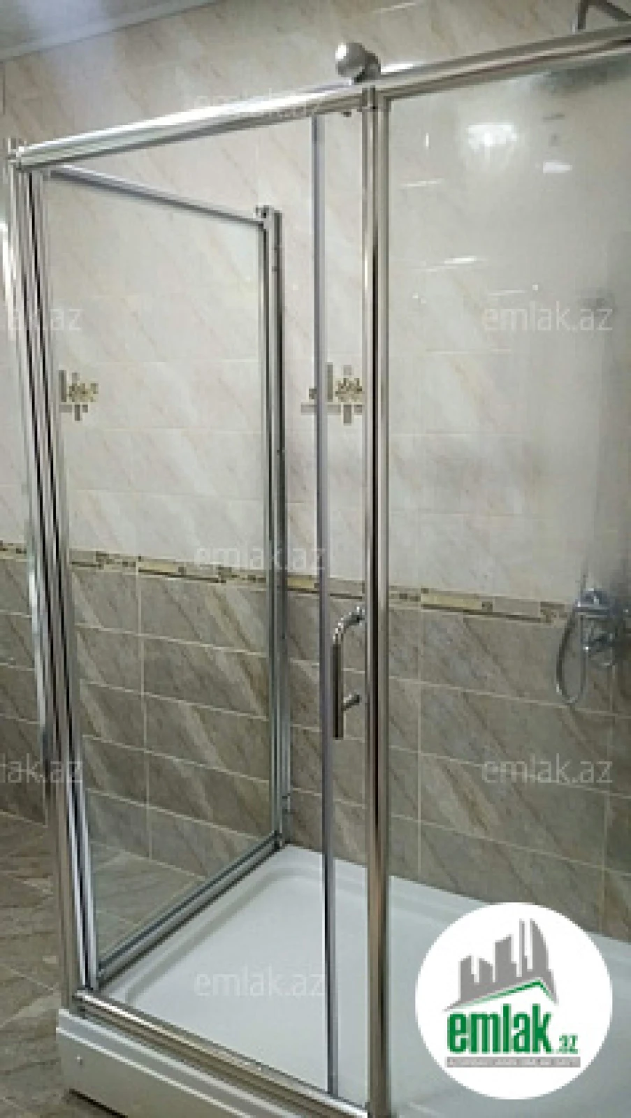 Satılır 5 otaqlı mənzil 195 m²