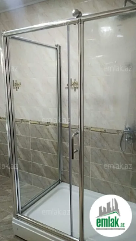 Satılır 5 otaqlı mənzil 195 m²