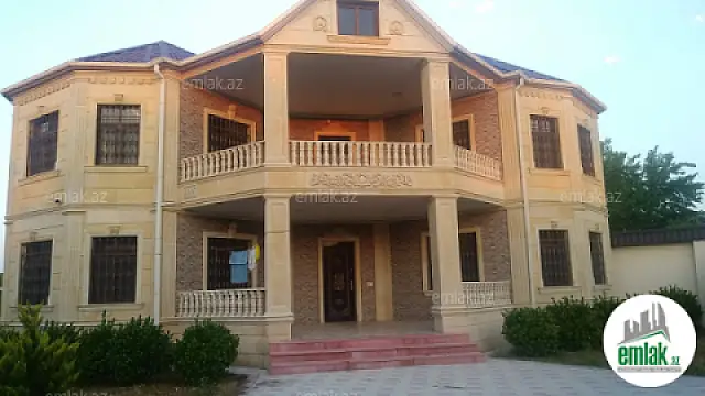 Satılır 5 otaqlı mənzil 195 m²