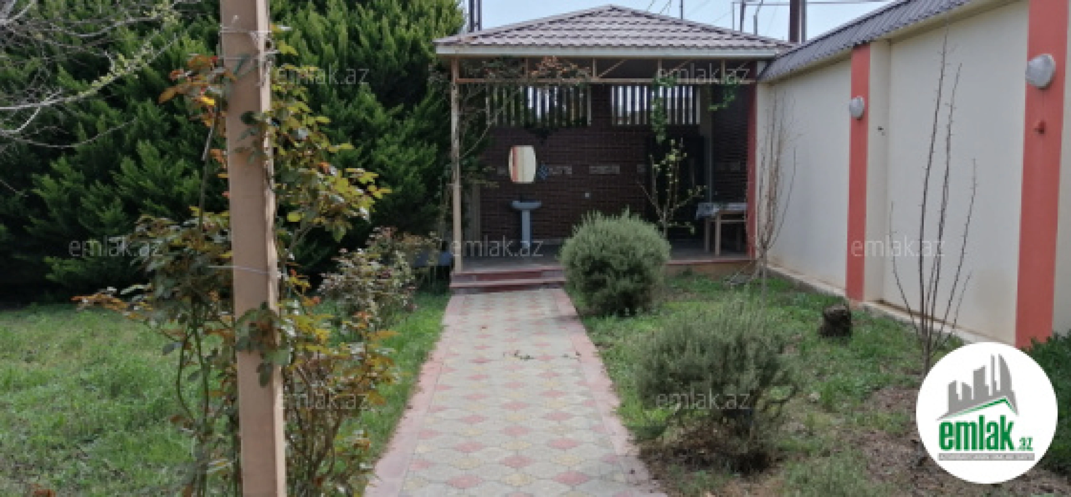 Satılır 5 otaqlı mənzil 195 m²