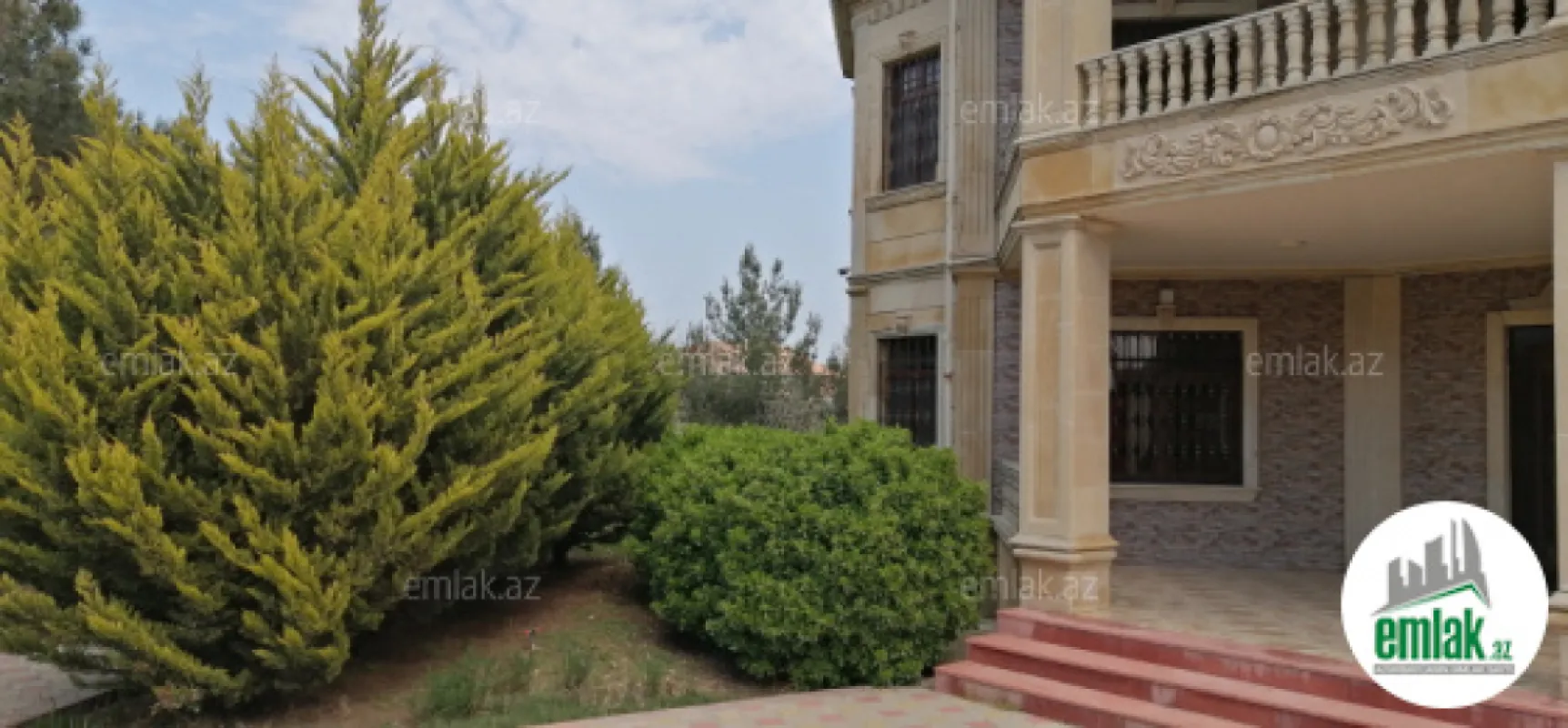 Satılır 5 otaqlı mənzil 195 m²