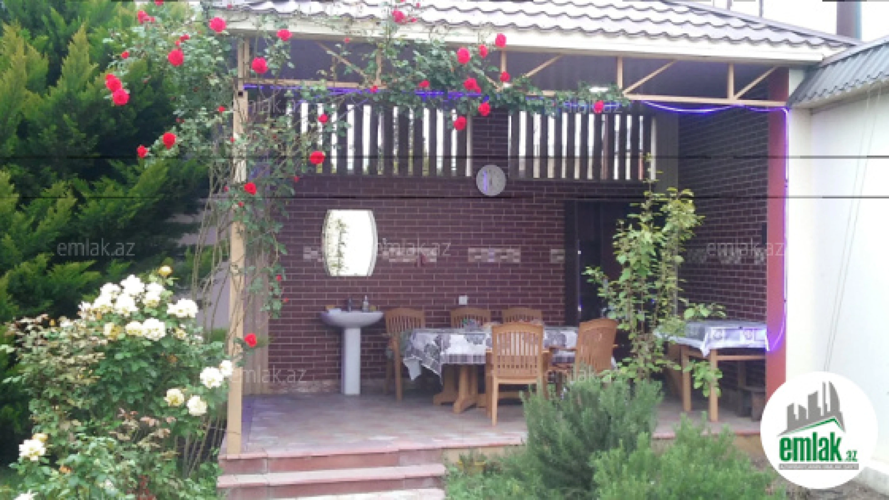 Satılır 5 otaqlı mənzil 195 m²