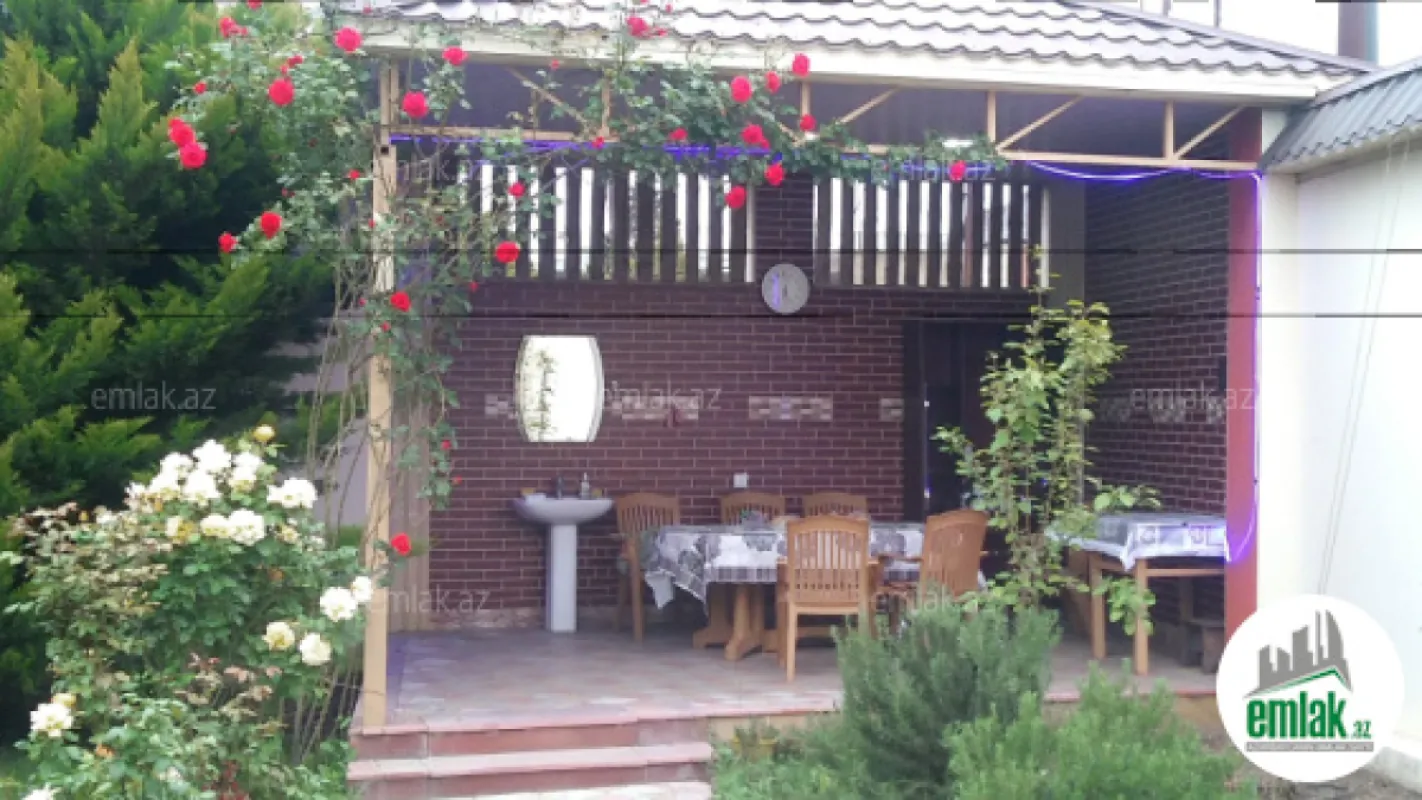 Satılır 5 otaqlı mənzil 195 m²