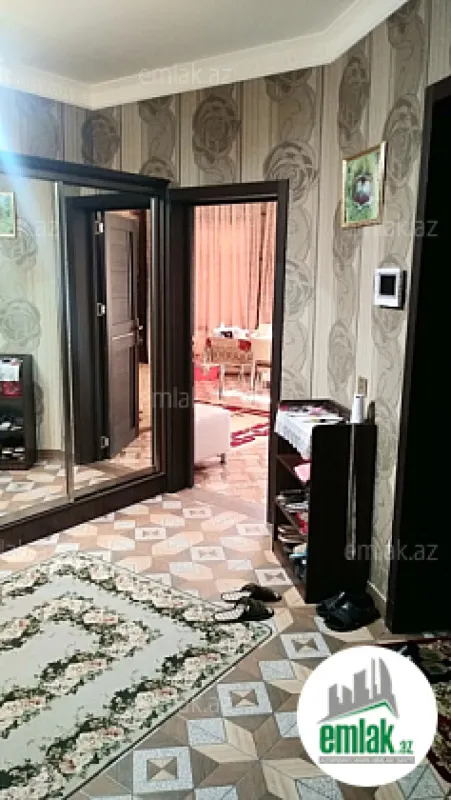 Satılır 5 otaqlı mənzil 195 m²