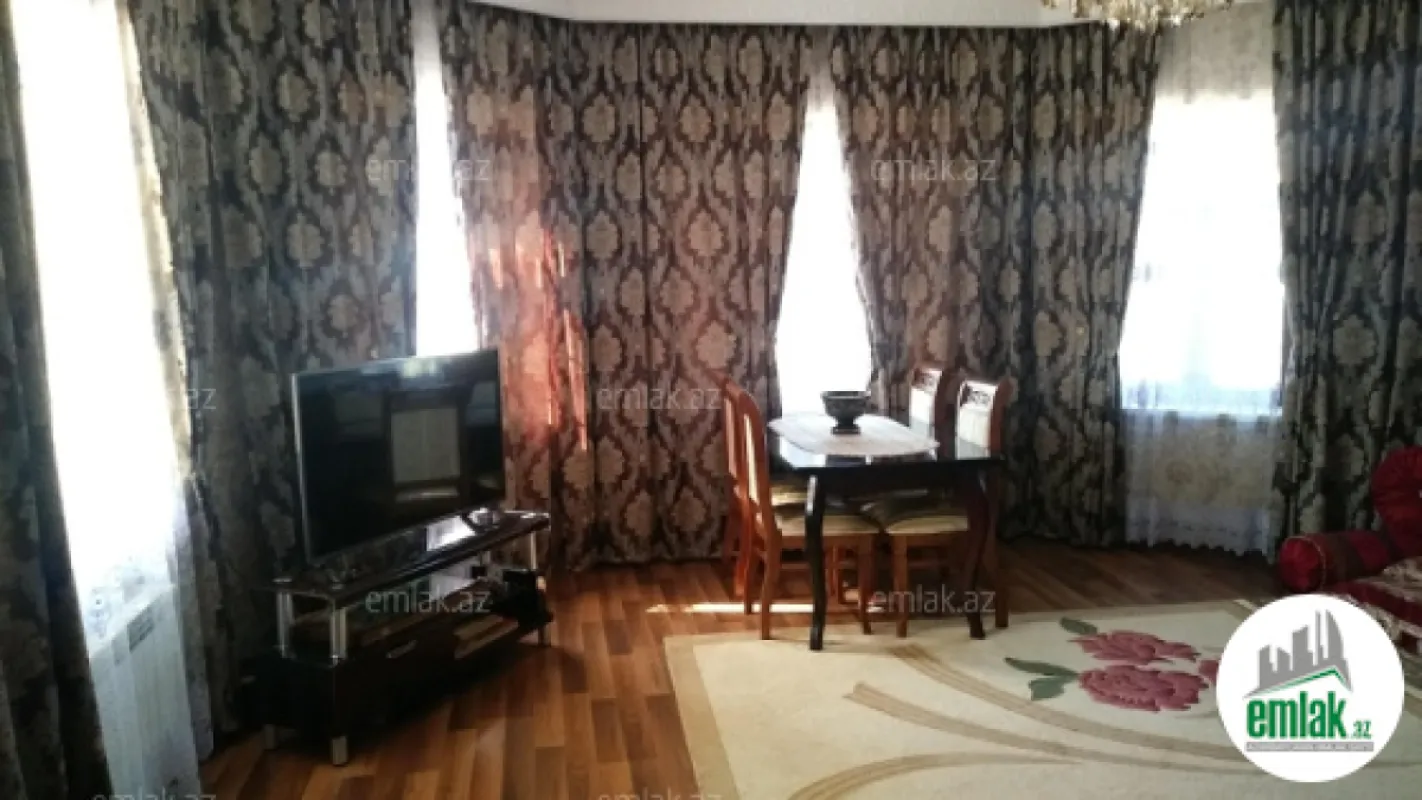 Satılır 5 otaqlı mənzil 195 m²