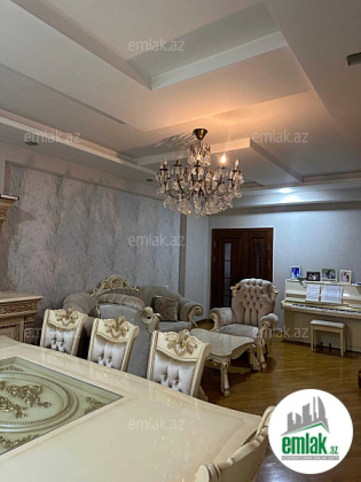 Satılır 3 otaqlı yeni tikili 130 m²