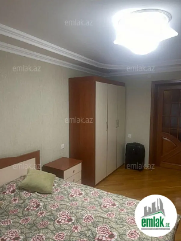 Satılır 3 otaqlı köhnə tikili 80 m²