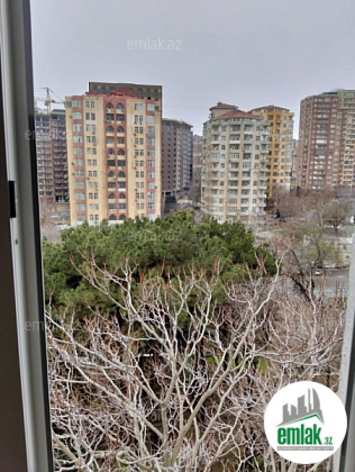 Satılır 2 otaqlı köhnə tikili 45 m²