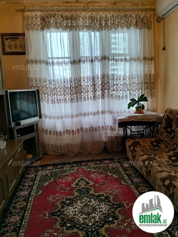 Satılır 2 otaqlı köhnə tikili 45 m²