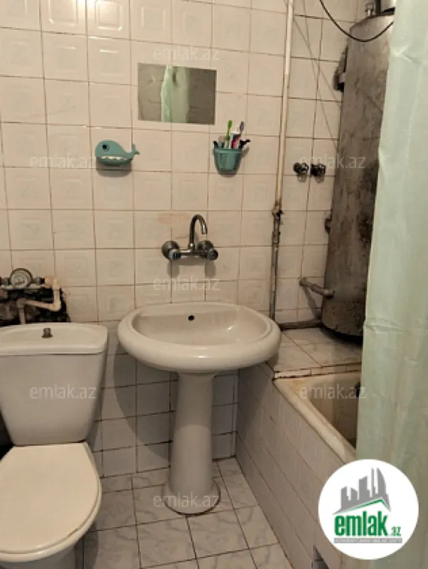 Satılır 2 otaqlı köhnə tikili 45 m²