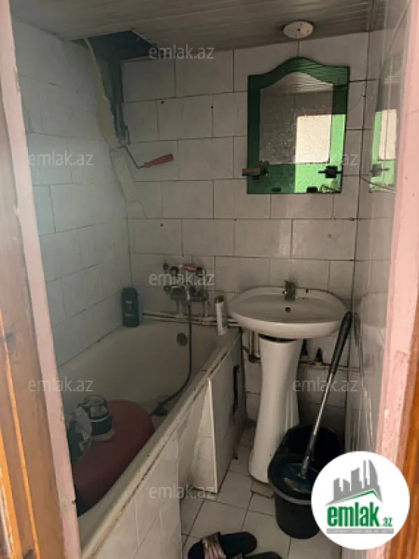 Satılır 2 otaqlı köhnə tikili 60 m²