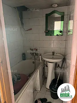 Satılır 2 otaqlı köhnə tikili 60 m²