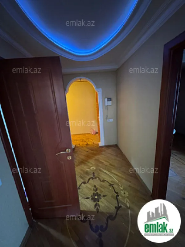 Satılır 2 otaqlı köhnə tikili 76 m²