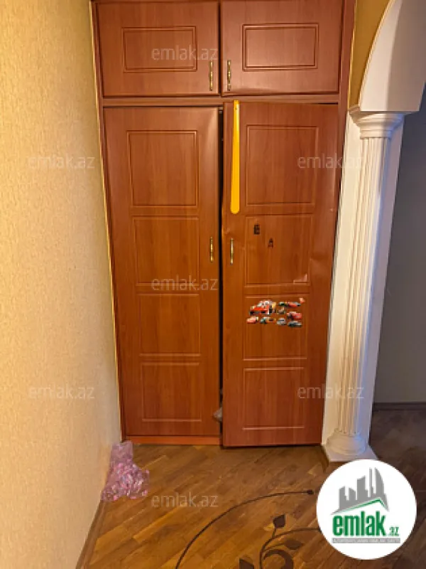 Satılır 2 otaqlı köhnə tikili 76 m²