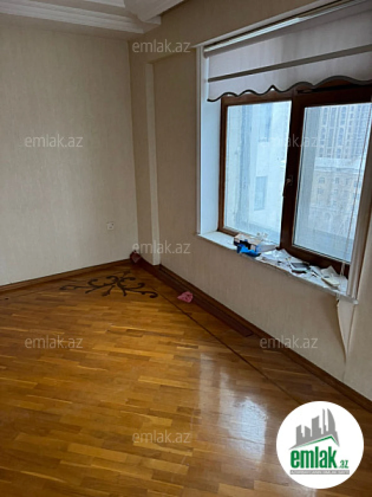 Satılır 2 otaqlı köhnə tikili 76 m²