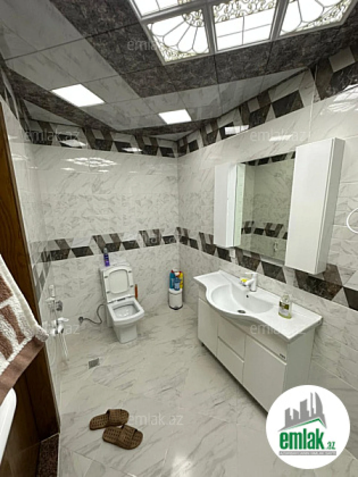 Satılır 4 otaqlı yeni tikili 172 m²