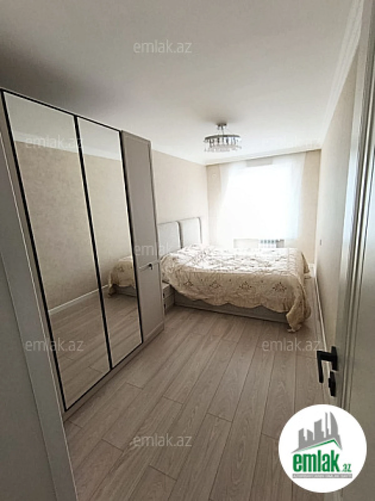 Satılır 3 otaqlı köhnə tikili 75 m²