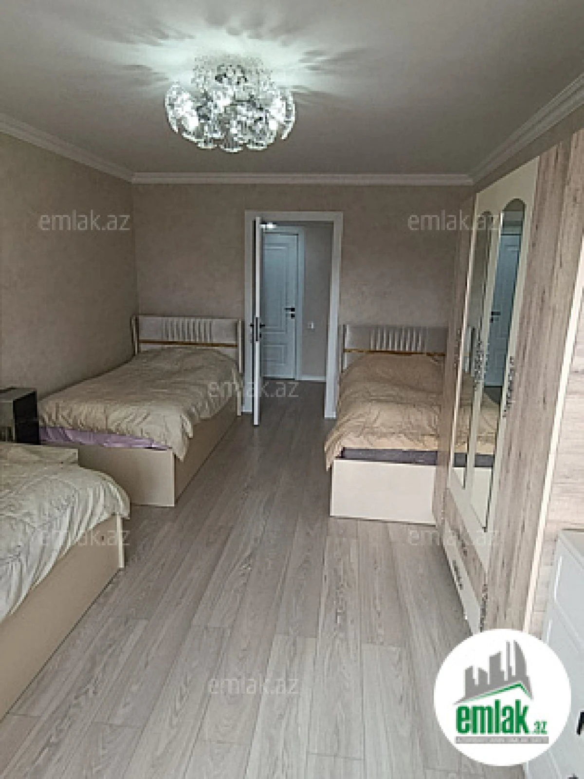 Satılır 3 otaqlı köhnə tikili 75 m²
