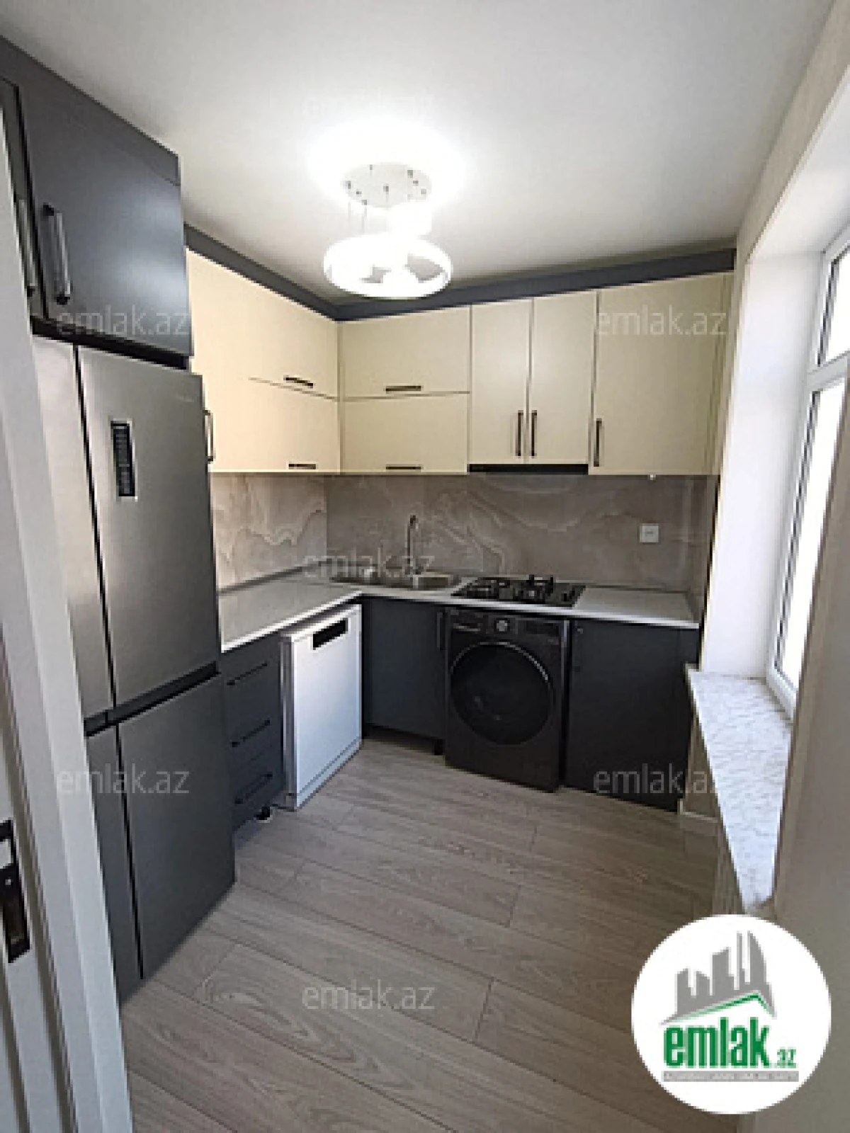Satılır 3 otaqlı köhnə tikili 75 m²