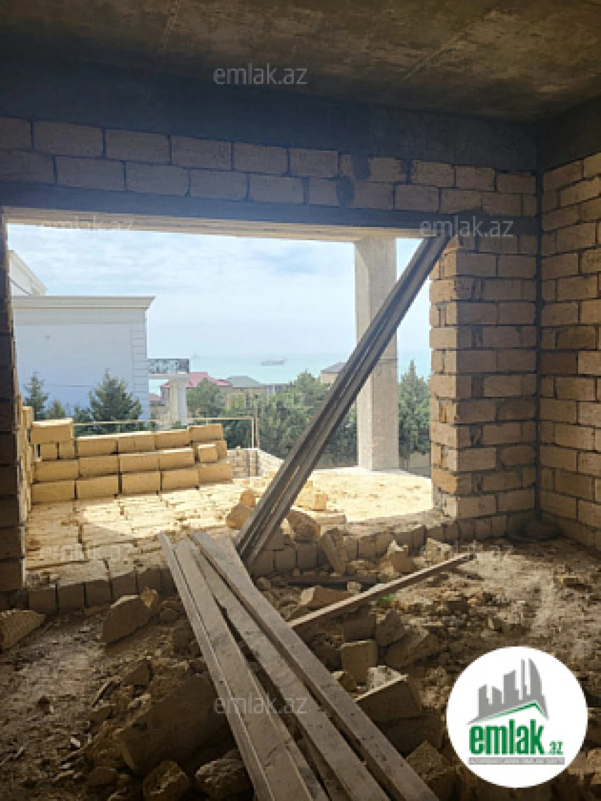 Satılır 6 otaqlı həyət evi 360 m²