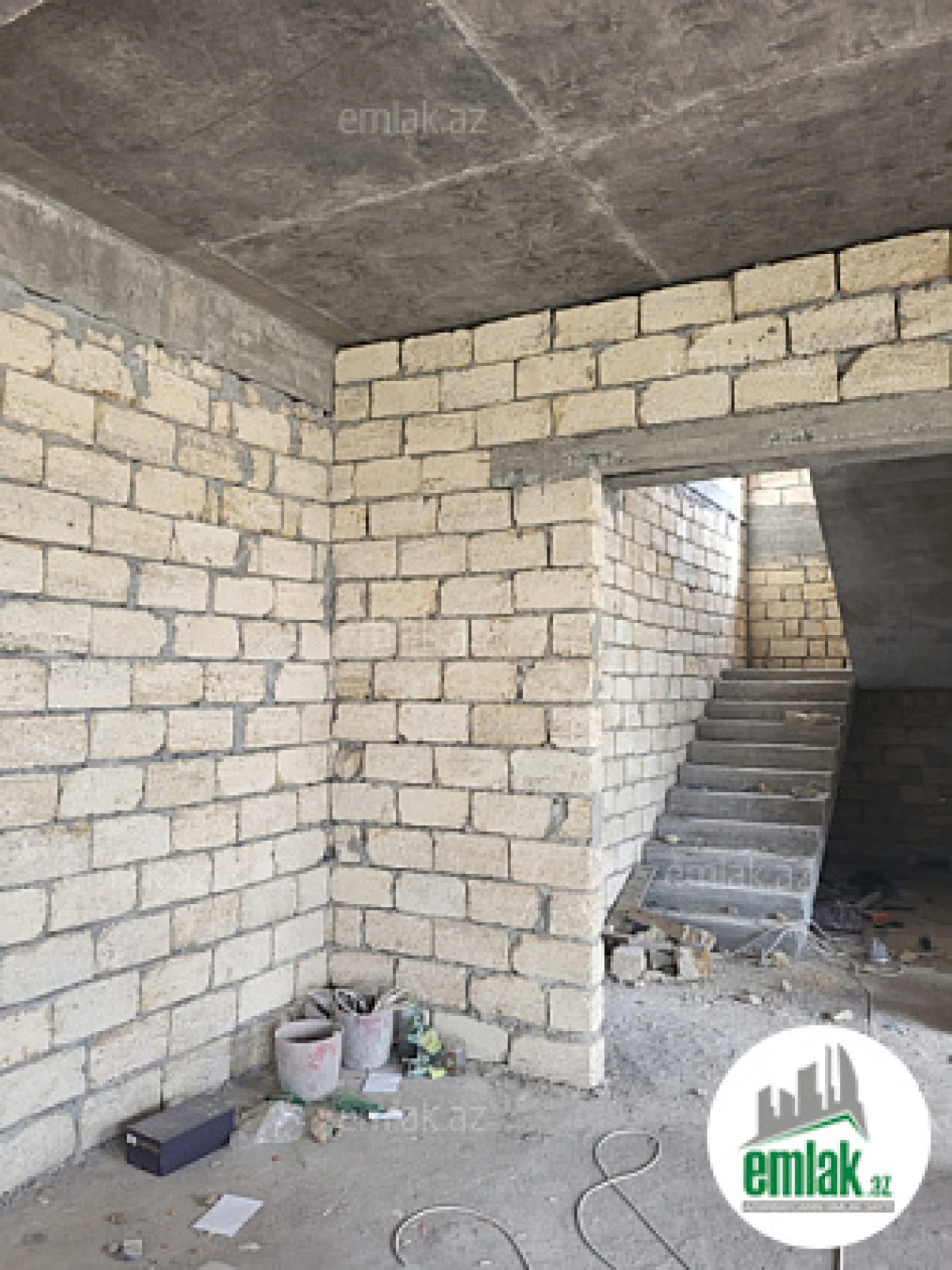 Satılır 6 otaqlı həyət evi 360 m²