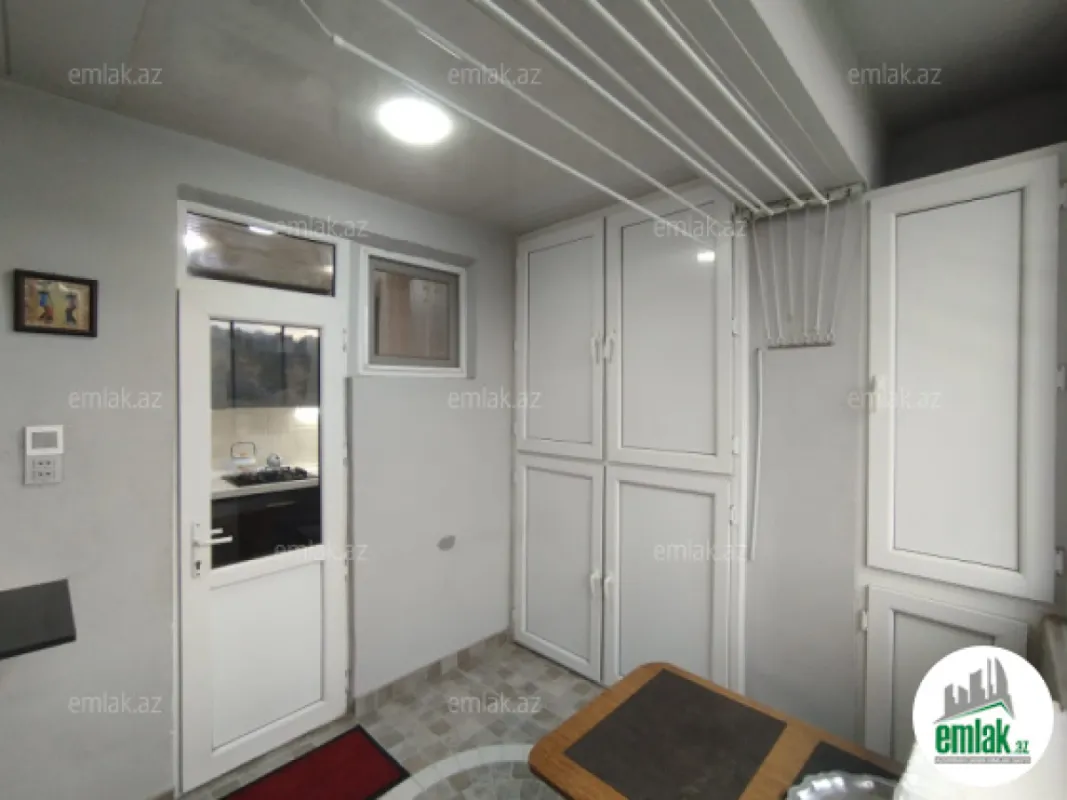 Satılır 2 otaqlı köhnə tikili 58 m²