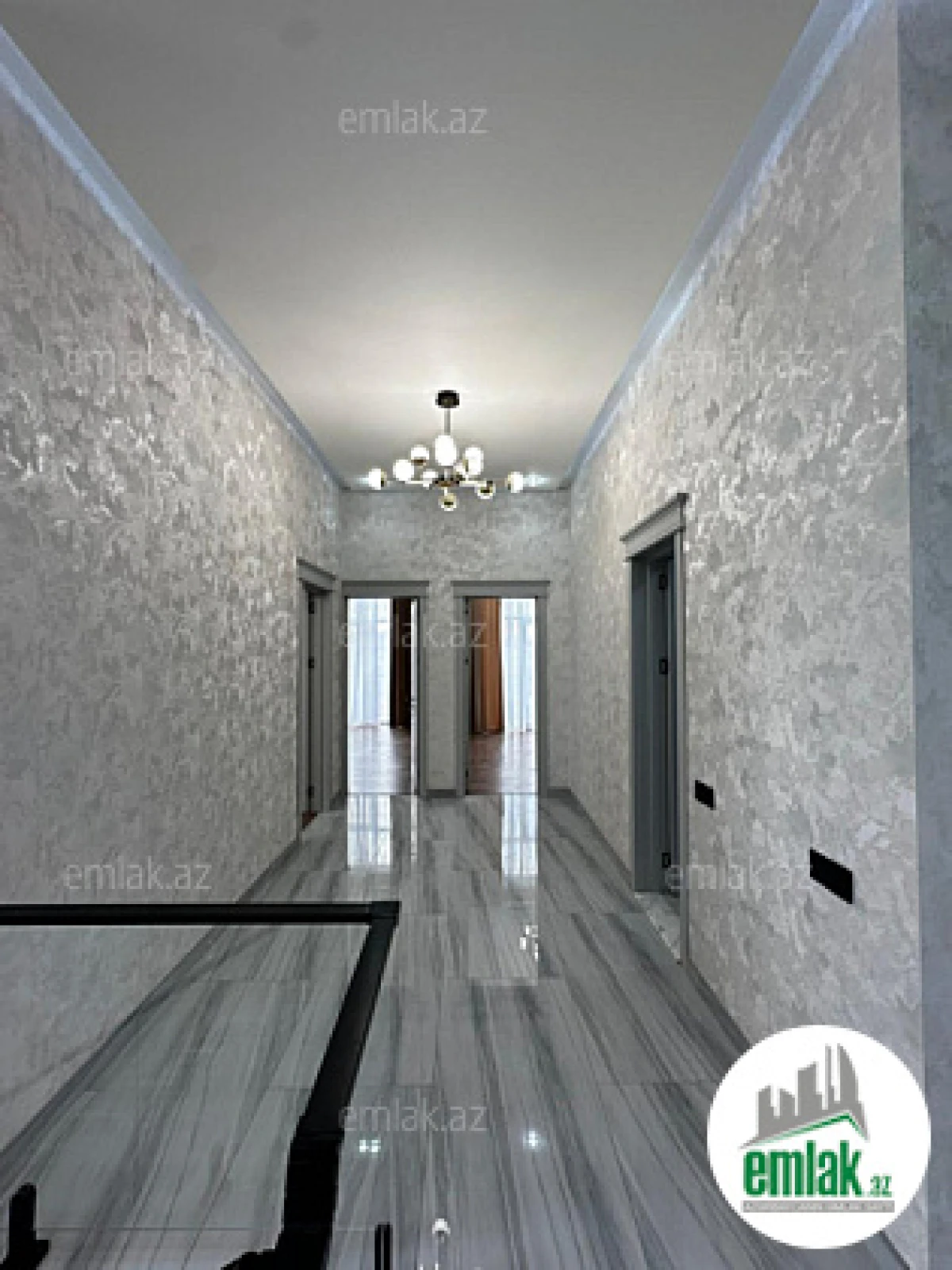 Satılır 4 otaqlı mənzil 200 m²
