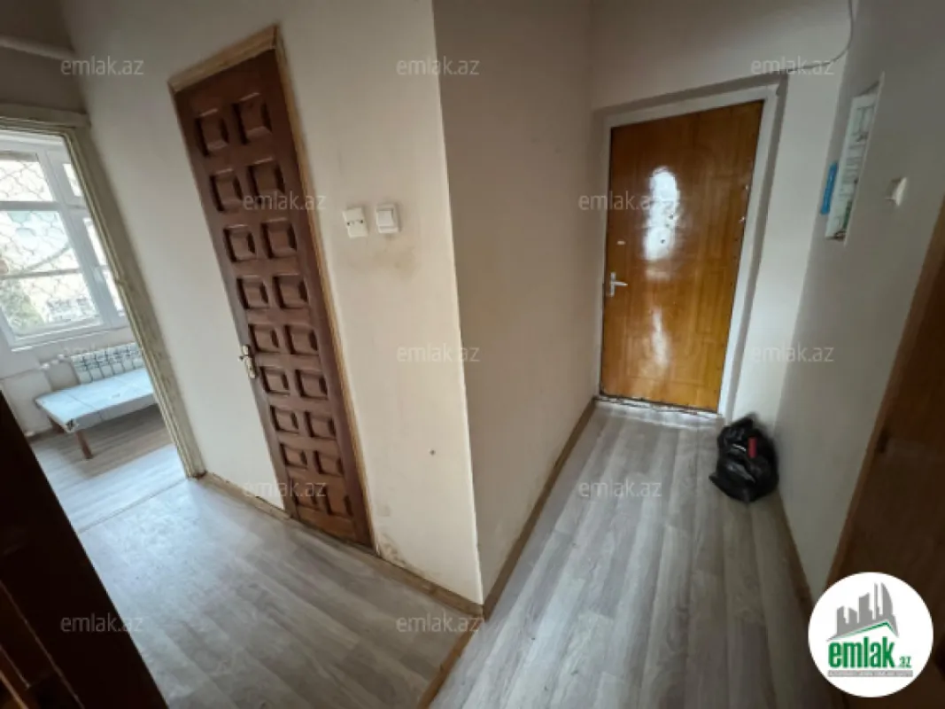 Satılır 2 otaqlı köhnə tikili 40 m²
