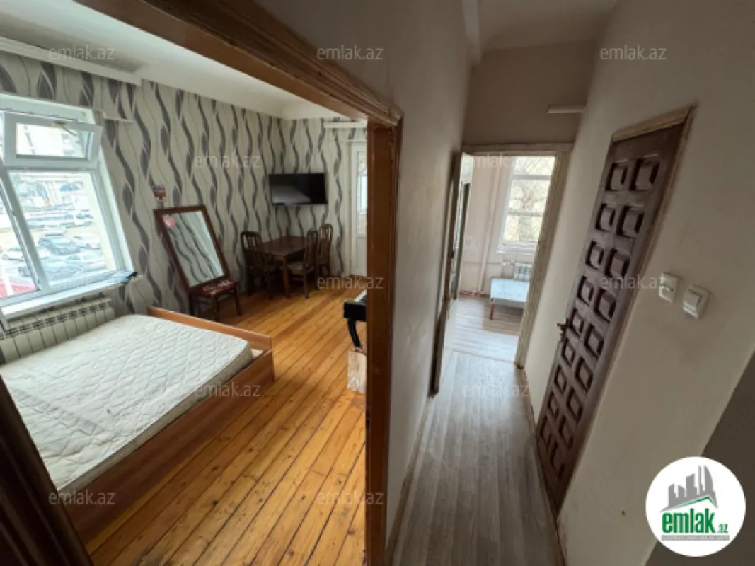 Satılır 2 otaqlı köhnə tikili 40 m²