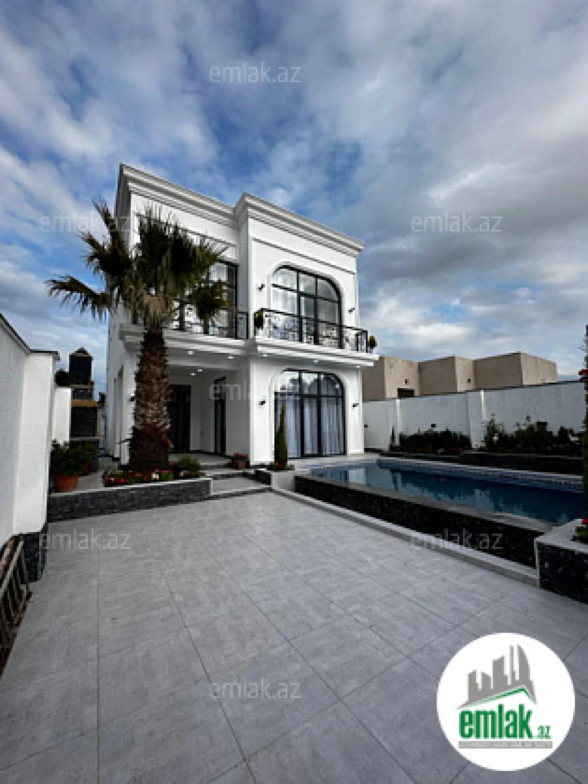 Satılır 4 otaqlı həyət evi 200 m²