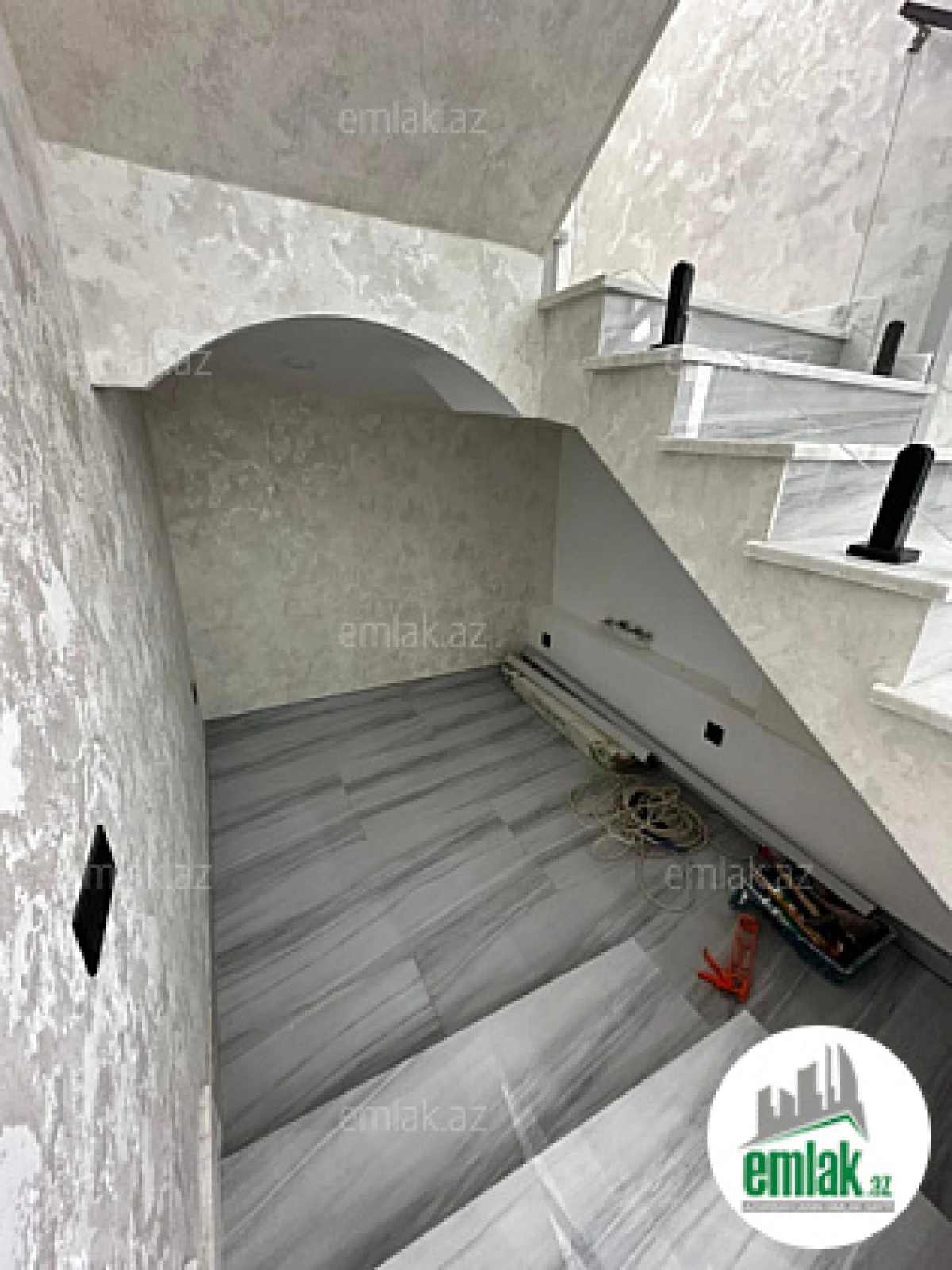 Satılır 4 otaqlı həyət evi 200 m²