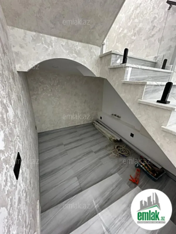 Satılır 4 otaqlı həyət evi 200 m²