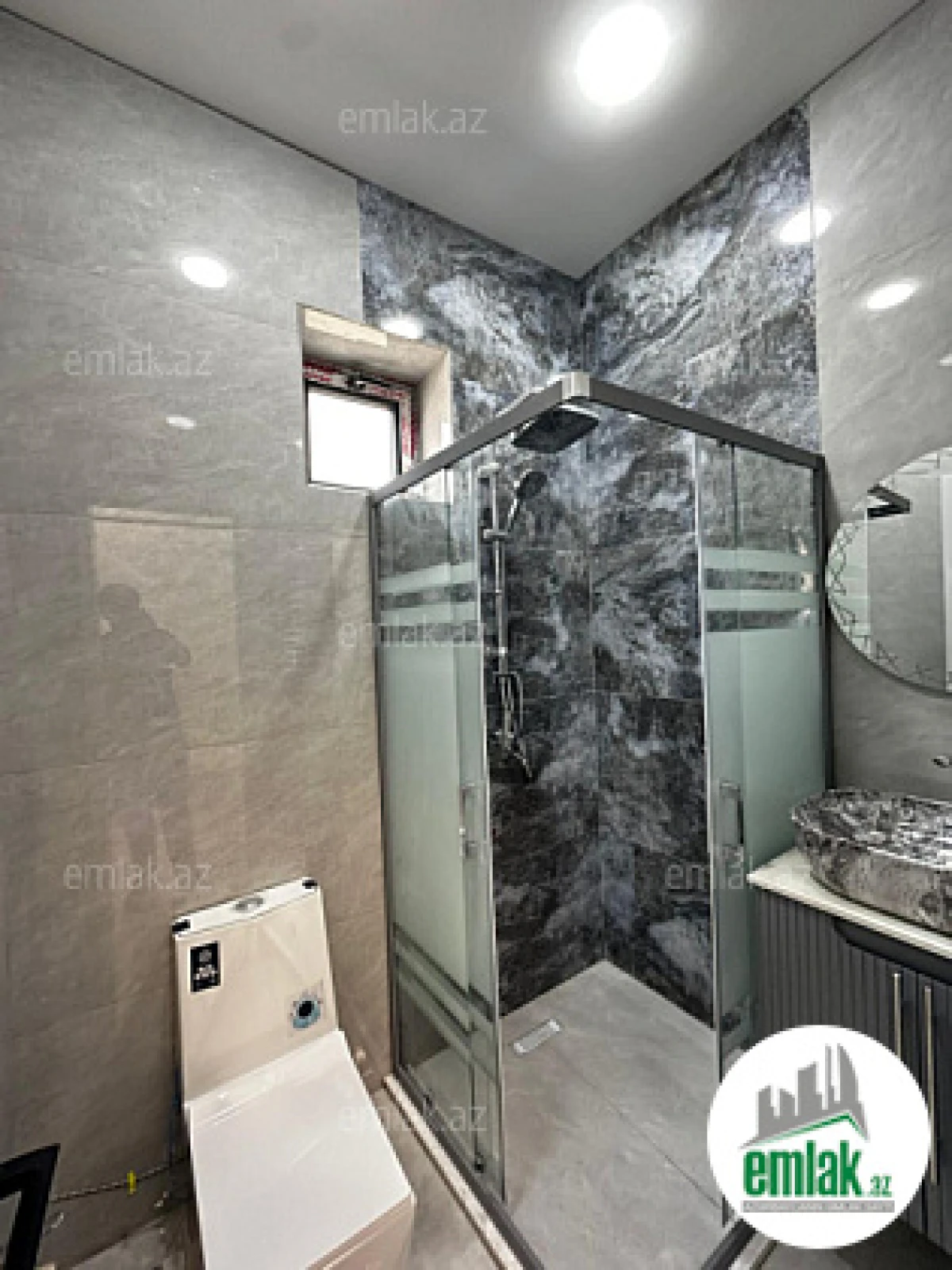 Satılır 4 otaqlı həyət evi 200 m²