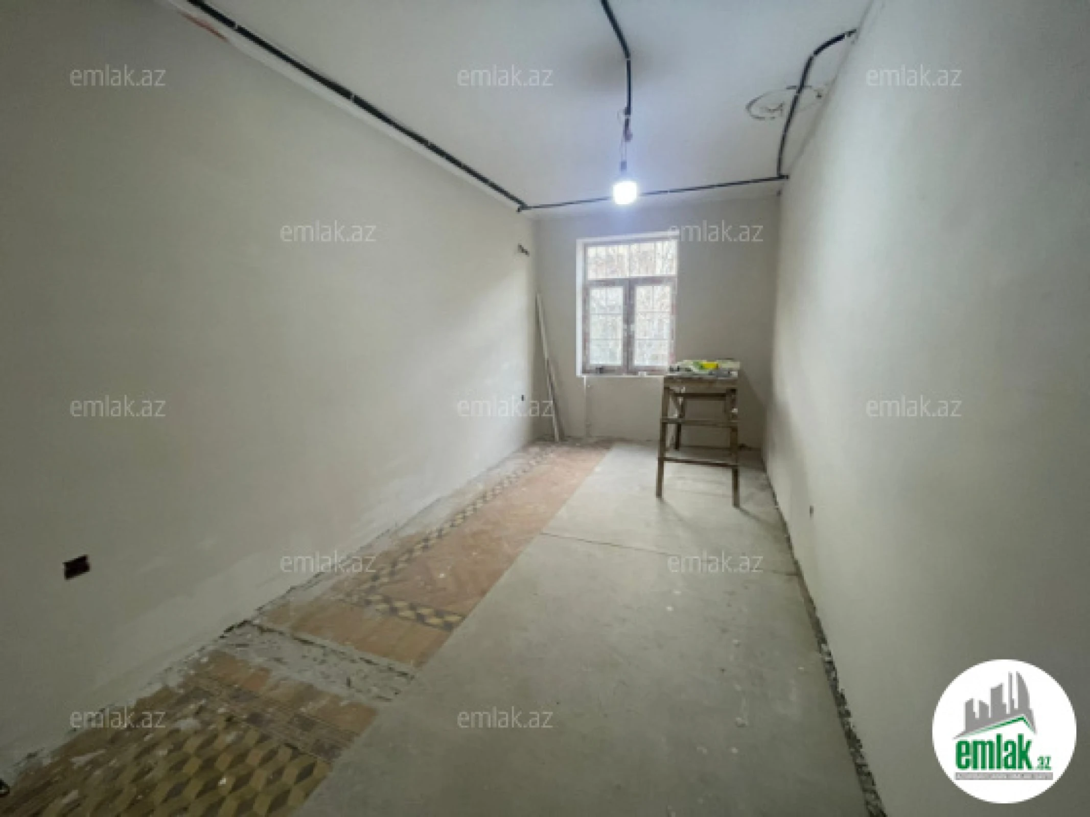 Satılır 2 otaqlı köhnə tikili 53 m²
